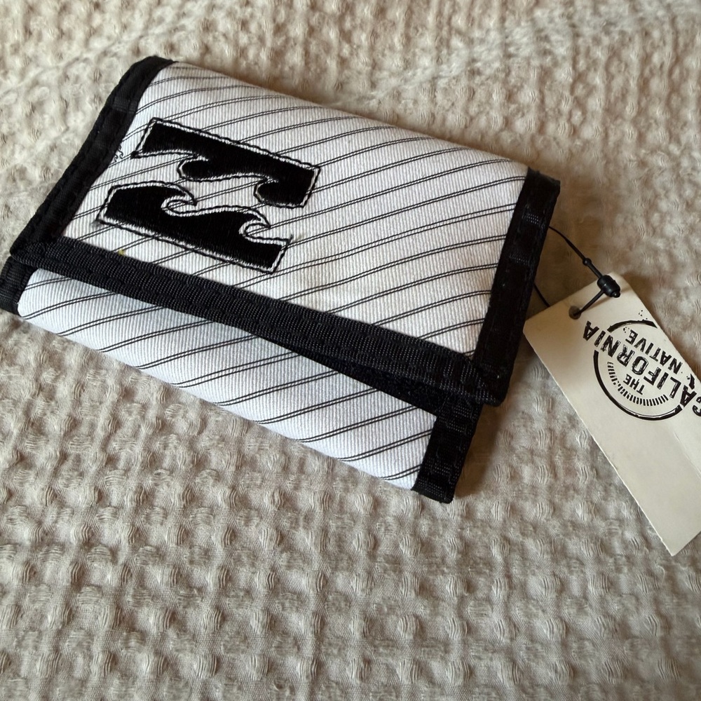 NWT Billabong Black and White  Wallet